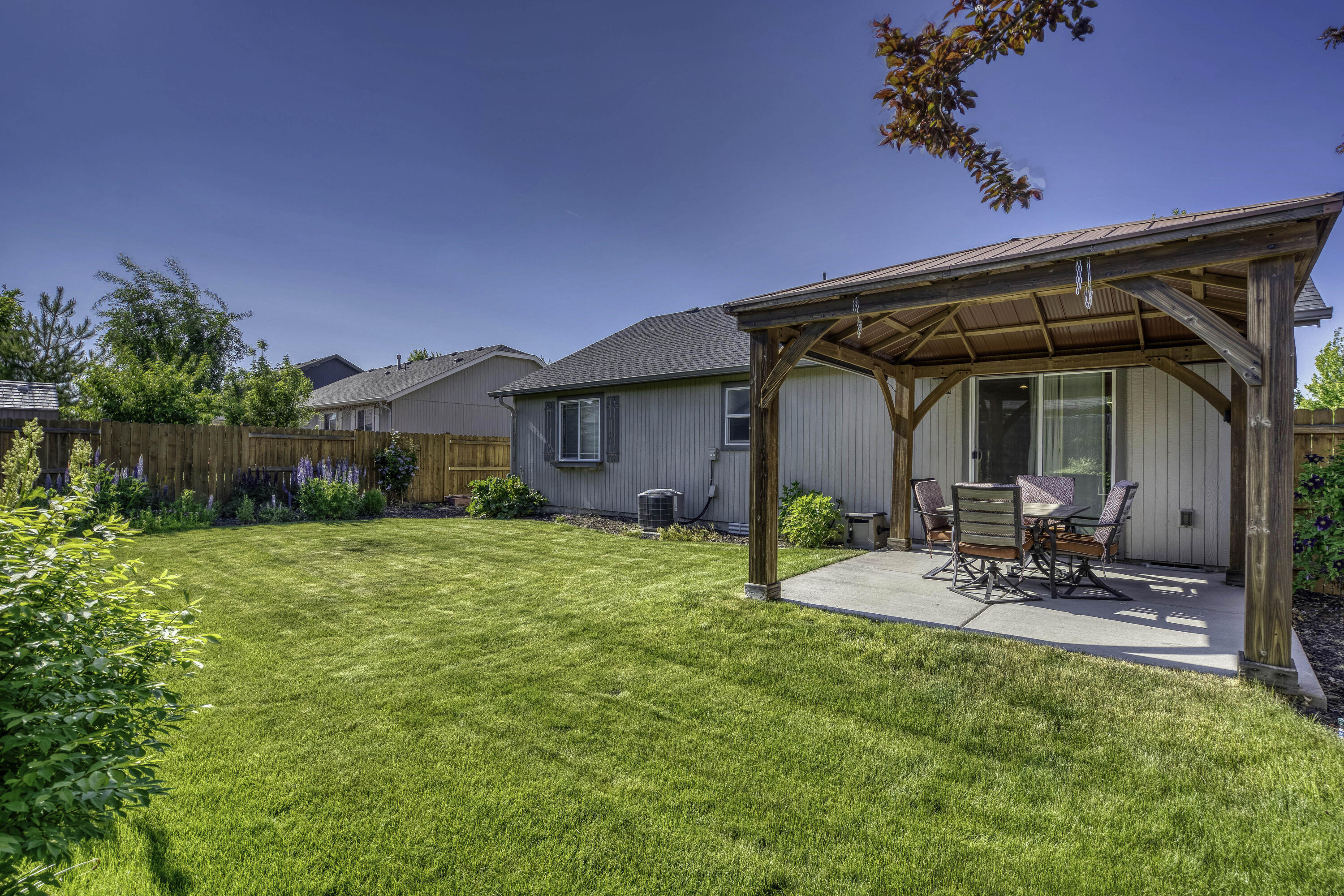 3144 SW Cascade Avenue