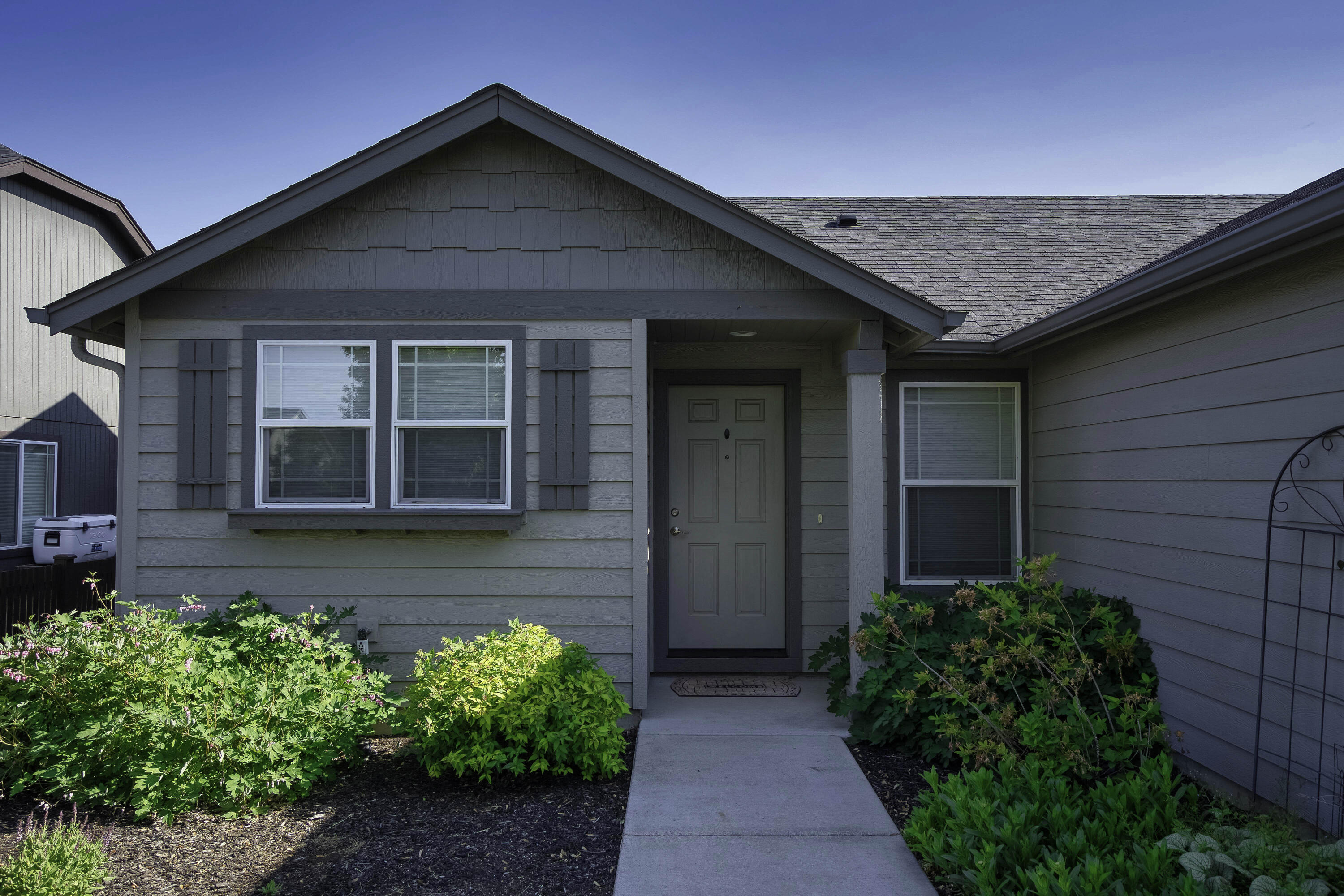 3144 SW Cascade Avenue