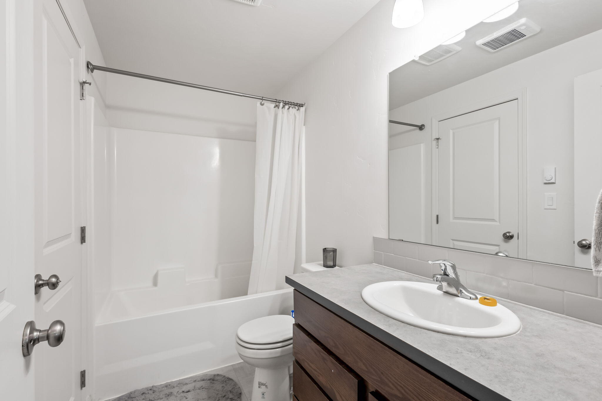 Bend, Oregon 97707, United States, 3 Bedrooms Bedrooms, ,2 BathroomsBathrooms,Residential,Active,115157