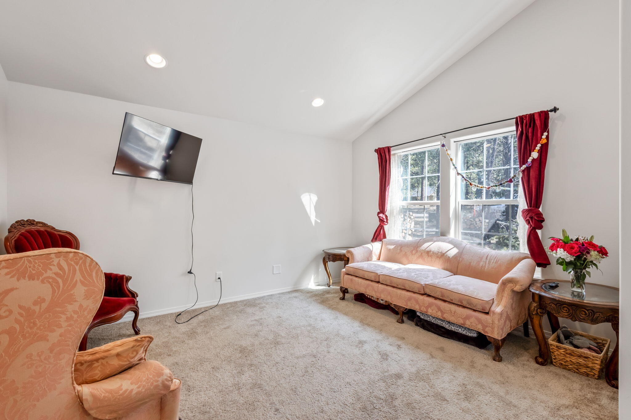 Bend, Oregon 97707, United States, 3 Bedrooms Bedrooms, ,2 BathroomsBathrooms,Residential,Active,115157