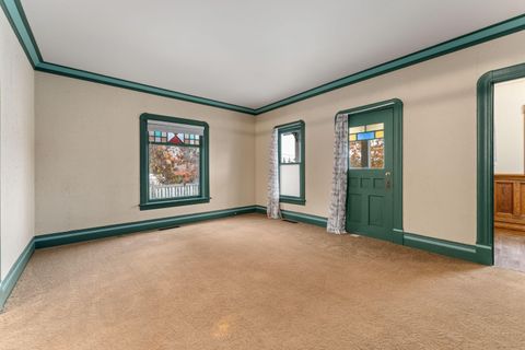 Tiny photo for 600 NW Elm Street, Grants Pass, OR 97526 (MLS # 220212192)