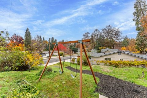 Tiny photo for 600 NW Elm Street, Grants Pass, OR 97526 (MLS # 220212192)