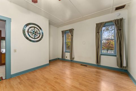 Tiny photo for 600 NW Elm Street, Grants Pass, OR 97526 (MLS # 220212192)