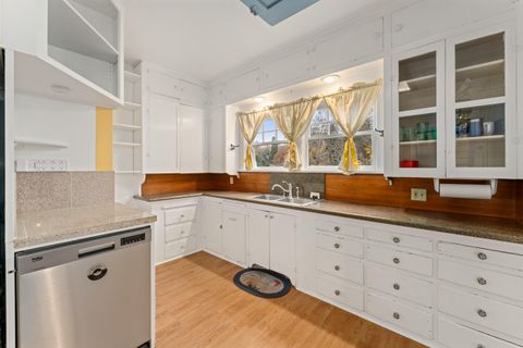 Tiny photo for 600 NW Elm Street, Grants Pass, OR 97526 (MLS # 220212192)