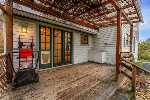 Tiny photo for 600 NW Elm Street, Grants Pass, OR 97526 (MLS # 220212192)