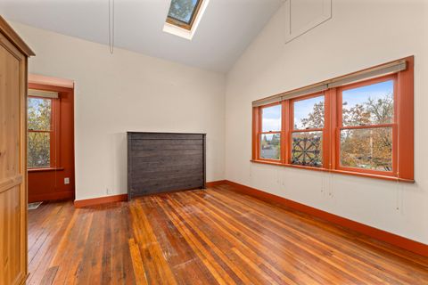 Tiny photo for 600 NW Elm Street, Grants Pass, OR 97526 (MLS # 220212192)