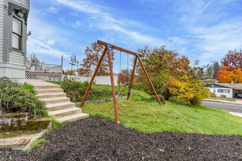 Tiny photo for 600 NW Elm Street, Grants Pass, OR 97526 (MLS # 220212192)