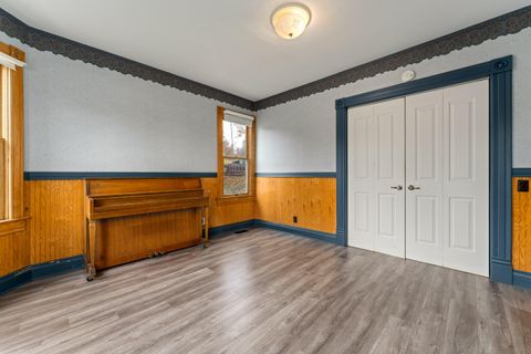 Tiny photo for 600 NW Elm Street, Grants Pass, OR 97526 (MLS # 220212192)