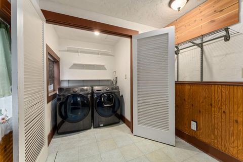 Tiny photo for 600 NW Elm Street, Grants Pass, OR 97526 (MLS # 220212192)