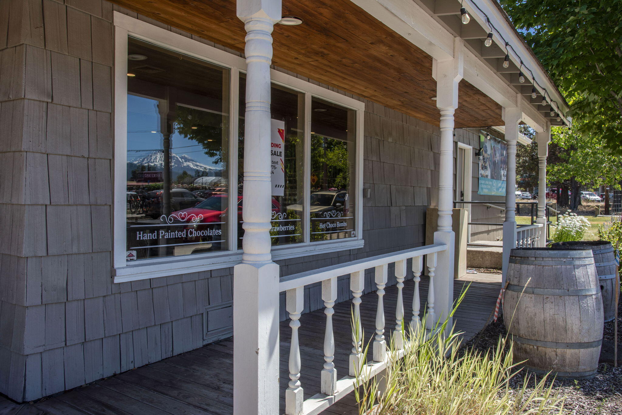 391 W Cascade Avenue