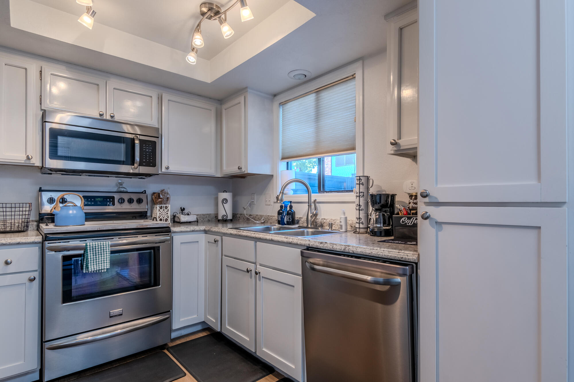 Colonial Park - Residential