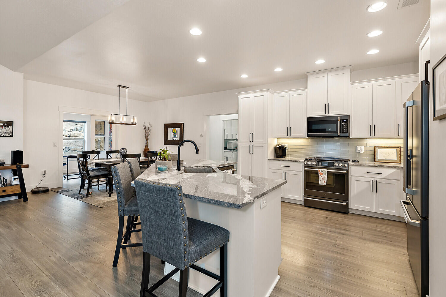 Bella Vista Heights Phases 1 & 2 - Residential