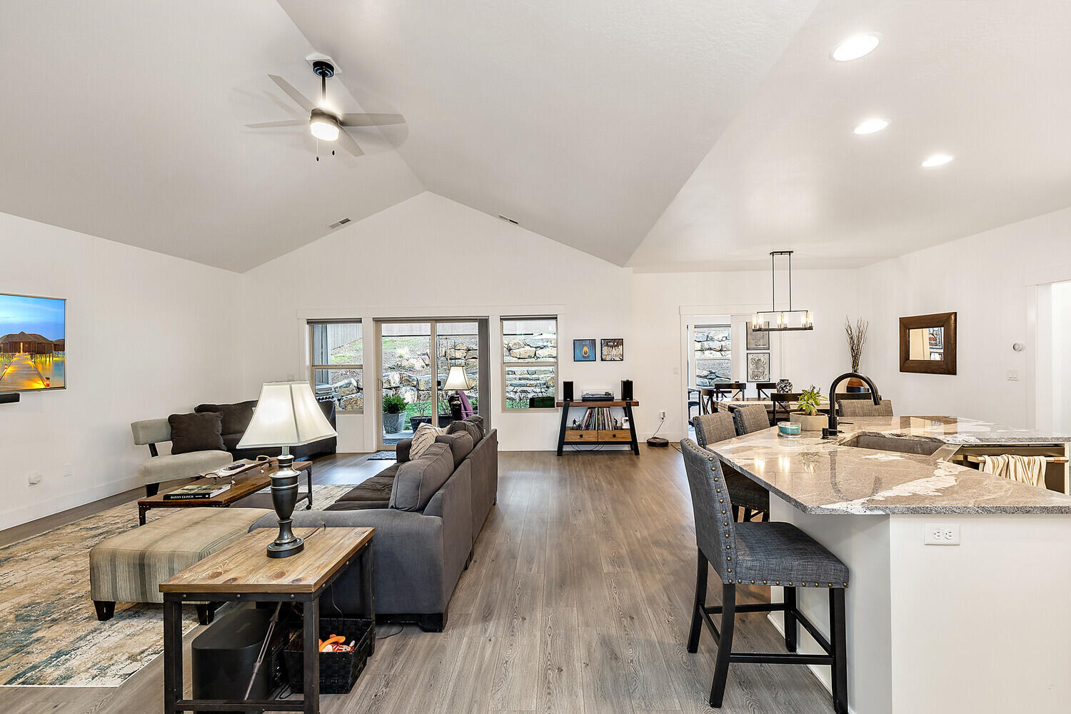 Bella Vista Heights Phases 1 & 2 - Residential