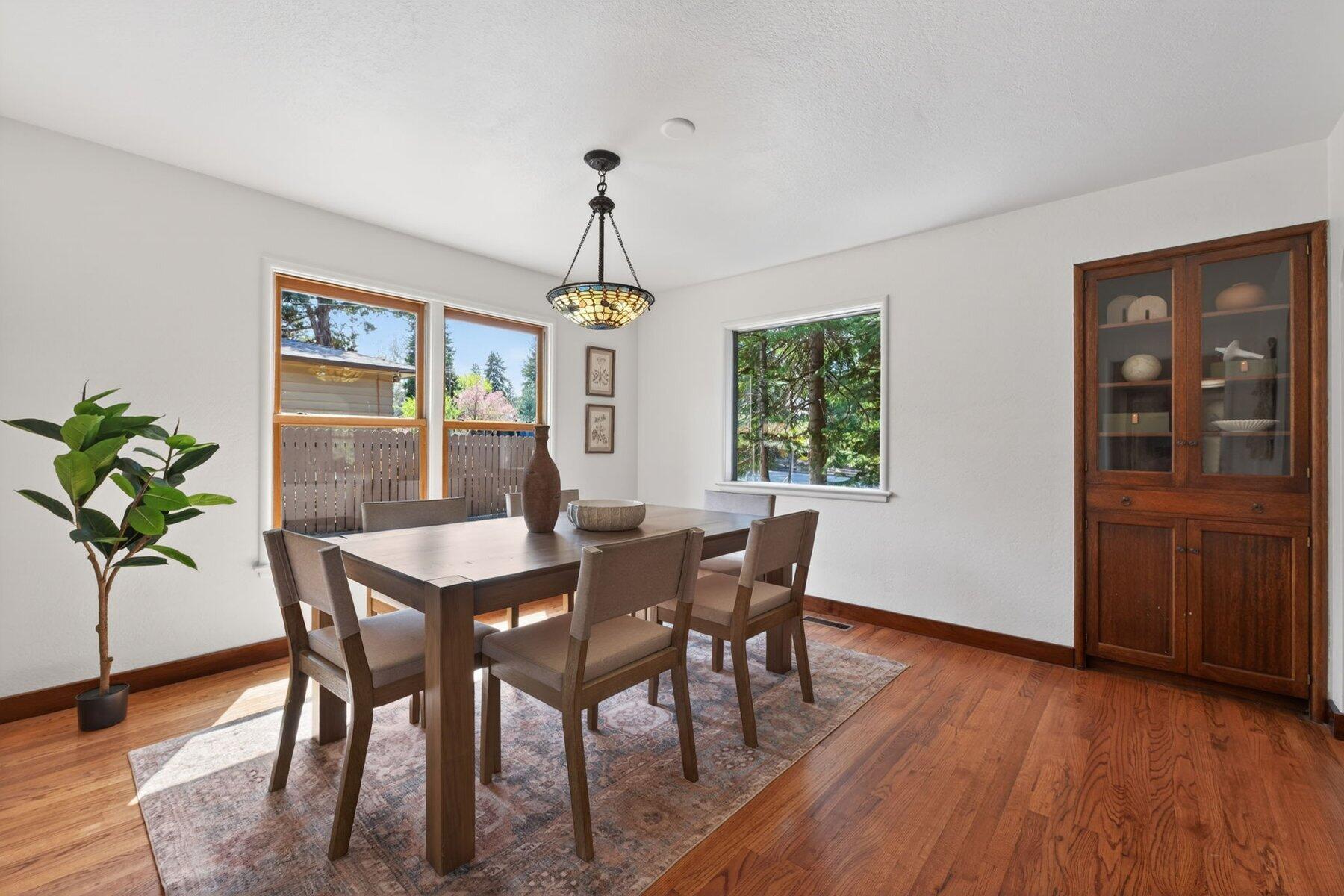 714 NE 10th Street