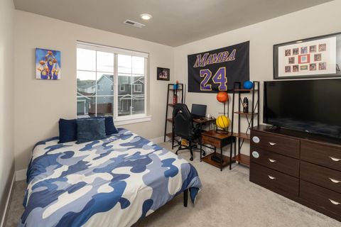 Tiny photo for 1199 NE Henry Drive, Prineville, OR 97754 (MLS # 220217155)