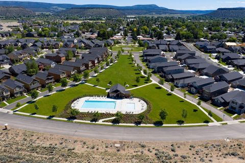 Tiny photo for 1199 NE Henry Drive, Prineville, OR 97754 (MLS # 220217155)