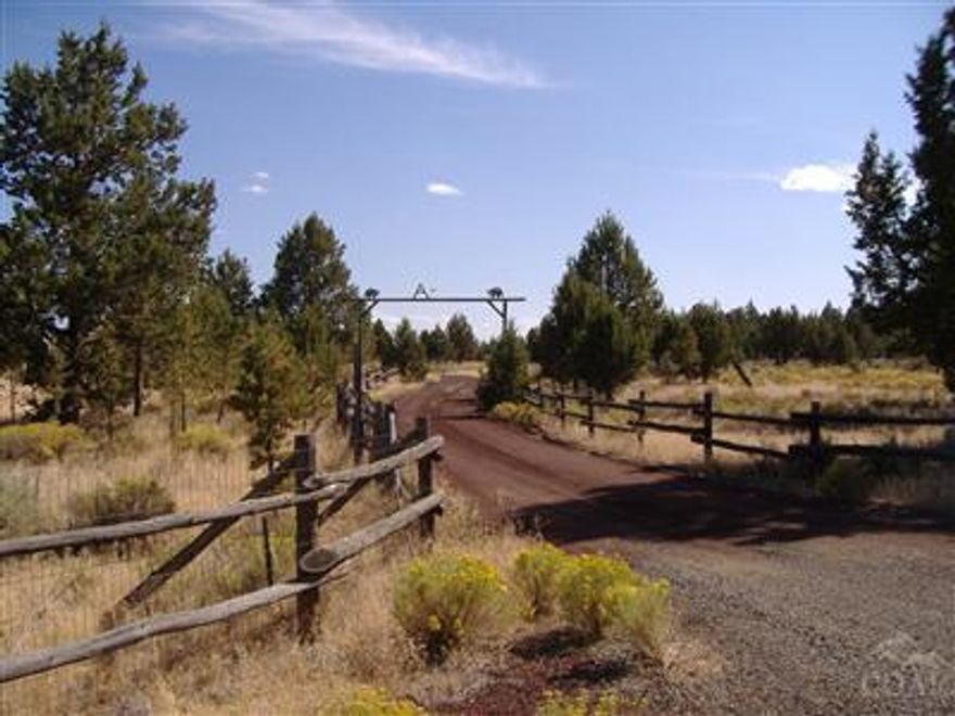 Beautiful acreage parcel with Cascade Mountain views. Private location in popular area, public lands nearby, utilities on site. 80% Loan-to-Value or less. Rate is 5.49%. 20% year amortization with a 5 year balloon. Zero loan fees and Zero closing costs!
