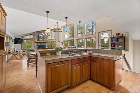 18105 Dixie Mountain Lane 4 Sunriver OR 97707