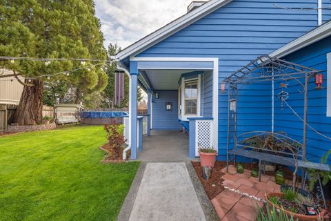 Tiny photo for 1055 SW Kokanee Lane, Grants Pass, OR 97527 (MLS # 220217145)