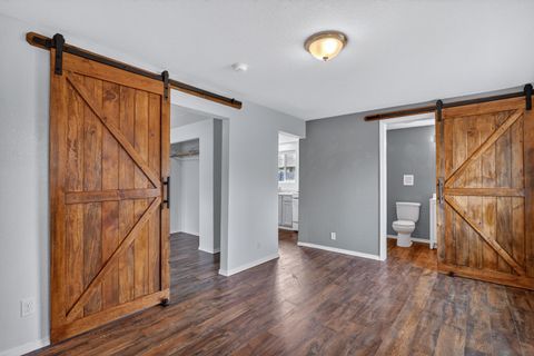 Tiny photo for 1055 SW Kokanee Lane, Grants Pass, OR 97527 (MLS # 220217145)