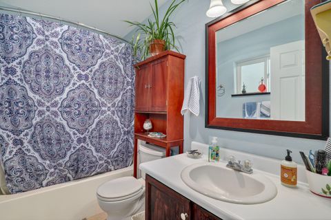 Tiny photo for 1055 SW Kokanee Lane, Grants Pass, OR 97527 (MLS # 220217145)