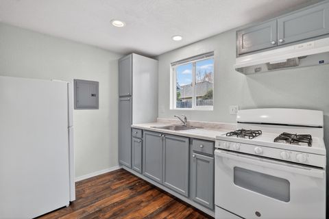 Tiny photo for 1055 SW Kokanee Lane, Grants Pass, OR 97527 (MLS # 220217145)