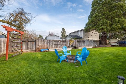 Tiny photo for 1055 SW Kokanee Lane, Grants Pass, OR 97527 (MLS # 220217145)