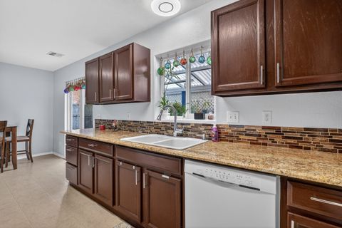 Tiny photo for 1055 SW Kokanee Lane, Grants Pass, OR 97527 (MLS # 220217145)