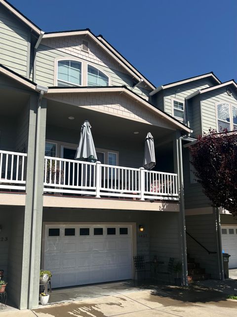 Tiny photo for 1827 SW Hungry Hill Drive, Grants Pass, OR 97527 (MLS # 220220125)