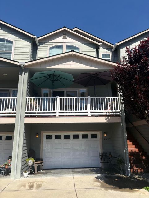 Tiny photo for 1827 SW Hungry Hill Drive, Grants Pass, OR 97527 (MLS # 220220125)