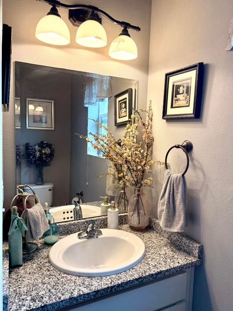 Tiny photo for 1827 SW Hungry Hill Drive, Grants Pass, OR 97527 (MLS # 220220125)