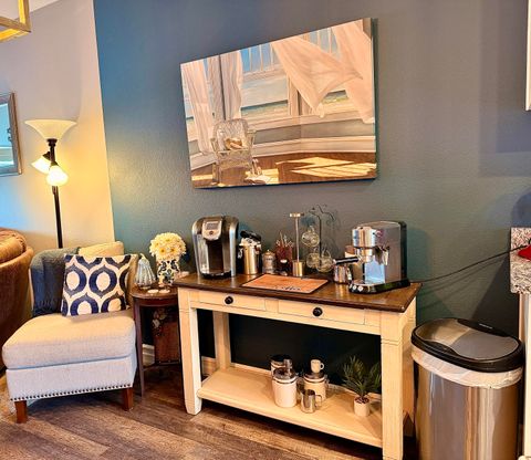 Tiny photo for 1827 SW Hungry Hill Drive, Grants Pass, OR 97527 (MLS # 220220125)