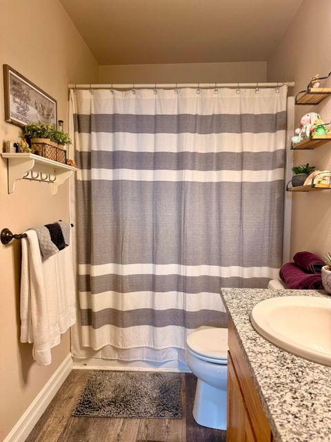 Tiny photo for 1827 SW Hungry Hill Drive, Grants Pass, OR 97527 (MLS # 220220125)