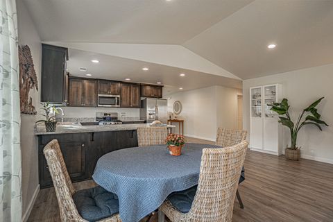 Tiny photo for 712 Nottingham Terrace, Eagle Point, OR 97524 (MLS # 220211825)