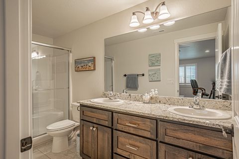 Tiny photo for 712 Nottingham Terrace, Eagle Point, OR 97524 (MLS # 220211825)