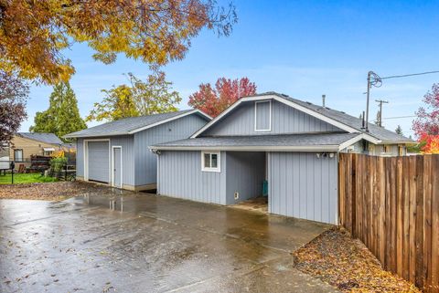 Tiny photo for 1487 SW Fairview Avenue, Dallas, OR 97338 (MLS # 220211693)