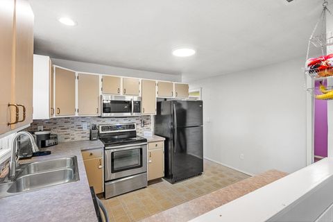 Tiny photo for 1487 SW Fairview Avenue, Dallas, OR 97338 (MLS # 220211693)