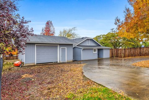 Tiny photo for 1487 SW Fairview Avenue, Dallas, OR 97338 (MLS # 220211693)