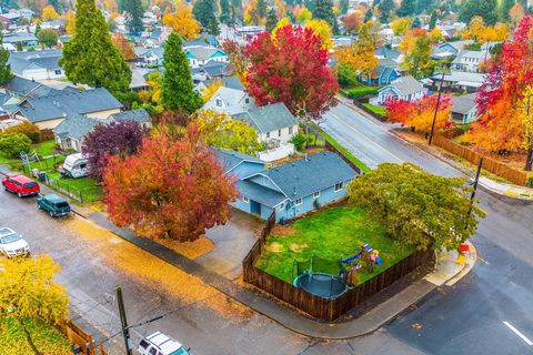 Tiny photo for 1487 SW Fairview Avenue, Dallas, OR 97338 (MLS # 220211693)