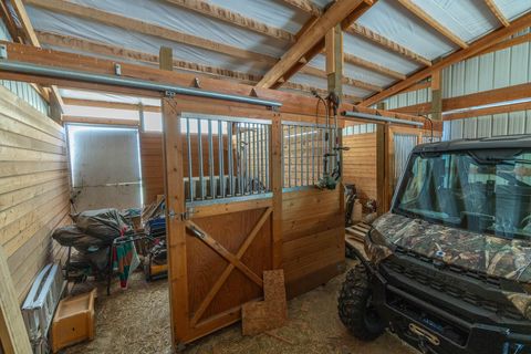 Tiny photo for 5128 SE Sioux Loop, Prineville, OR 97754 (MLS # 220219428)