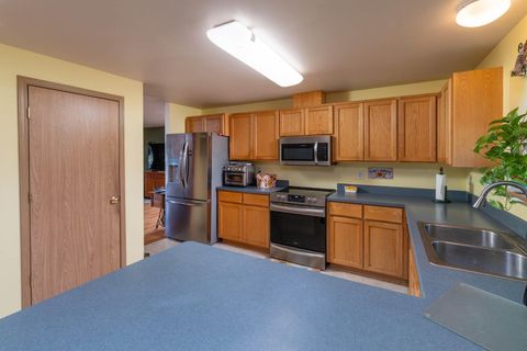 Tiny photo for 5128 SE Sioux Loop, Prineville, OR 97754 (MLS # 220219428)