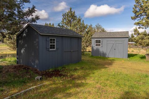 Tiny photo for 5128 SE Sioux Loop, Prineville, OR 97754 (MLS # 220219428)