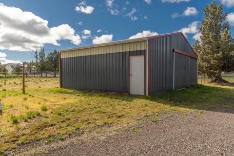 Tiny photo for 5128 SE Sioux Loop, Prineville, OR 97754 (MLS # 220219428)