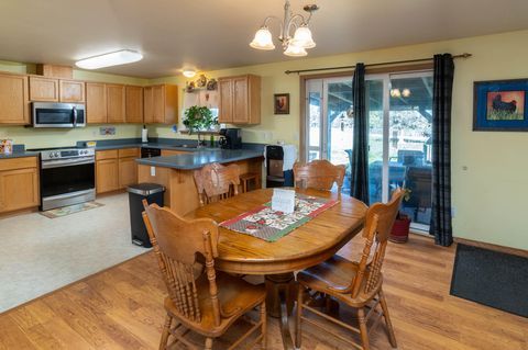 Tiny photo for 5128 SE Sioux Loop, Prineville, OR 97754 (MLS # 220219428)