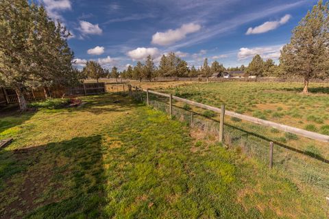 Tiny photo for 5128 SE Sioux Loop, Prineville, OR 97754 (MLS # 220219428)