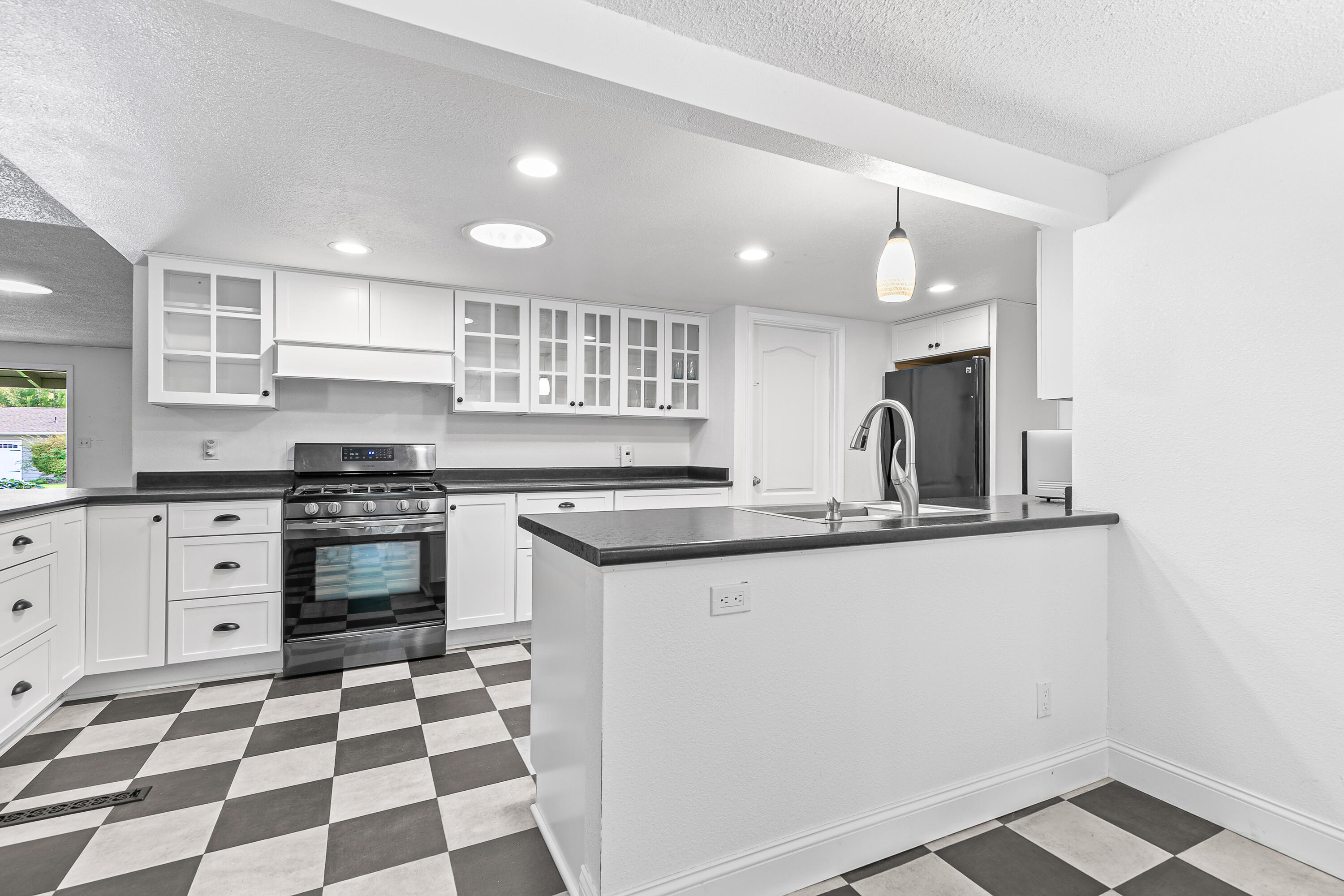 Blossom Hill Terrace Unit No 3 - Residential