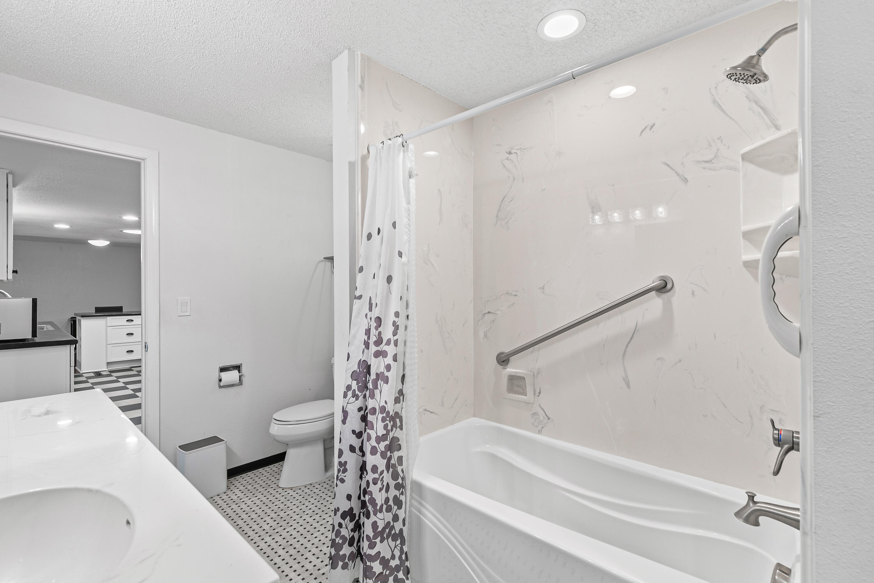 Blossom Hill Terrace Unit No 3 - Residential