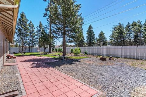 Tiny photo for 16691 Oakridge Place, La Pine, OR 97739 (MLS # 220211240)