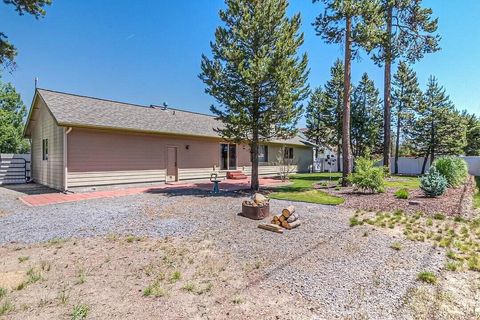 Tiny photo for 16691 Oakridge Place, La Pine, OR 97739 (MLS # 220211240)