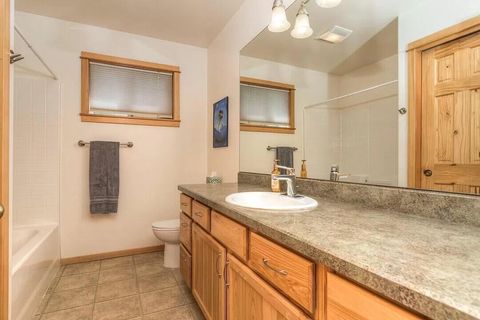 Tiny photo for 16691 Oakridge Place, La Pine, OR 97739 (MLS # 220211240)